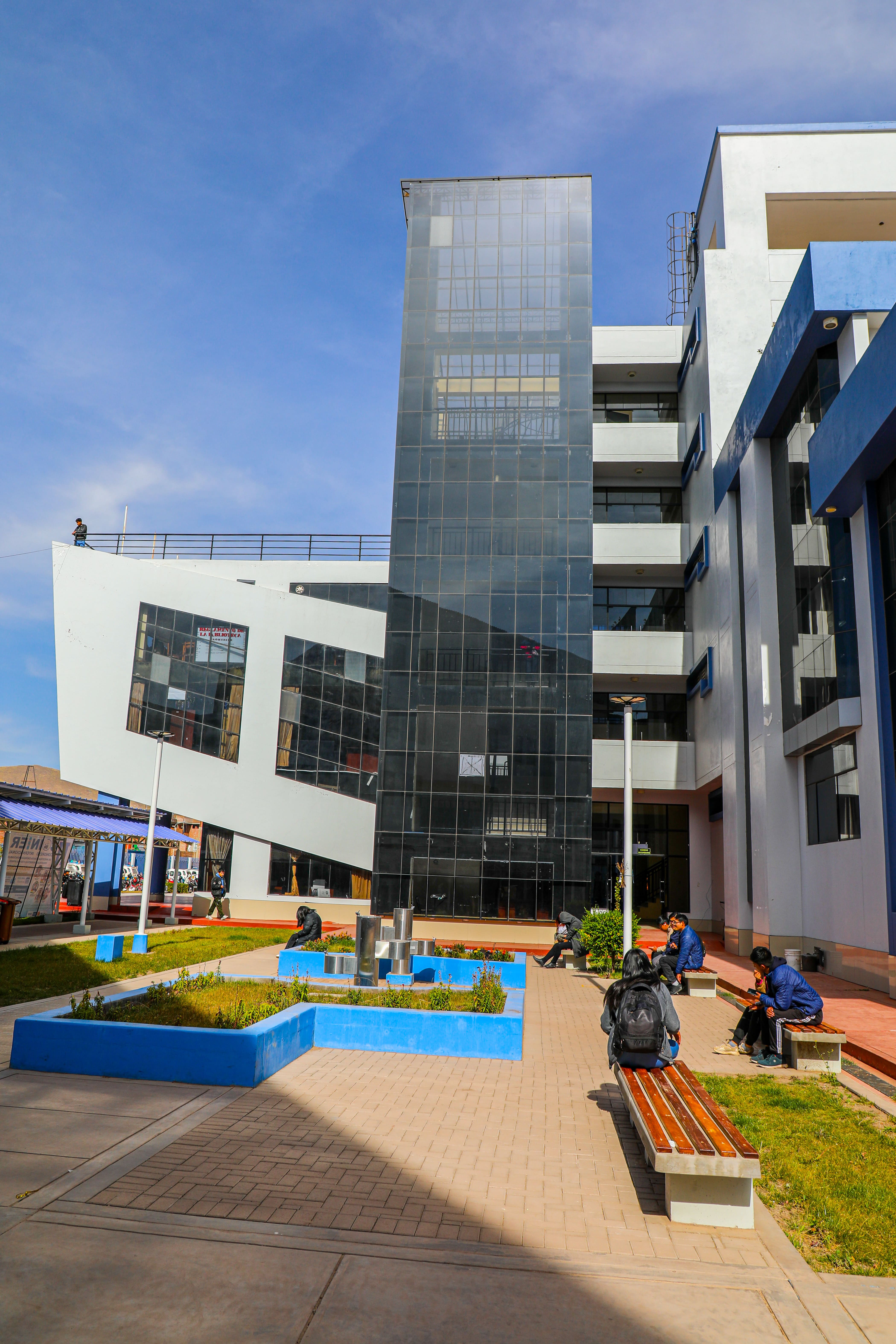 Escuela de Posgrado UNAJ